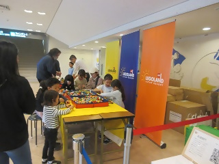 写真：レゴフリービルドの様子