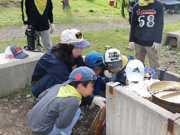 写真:おんたけ休暇村でキャンプを楽しむ子供たち