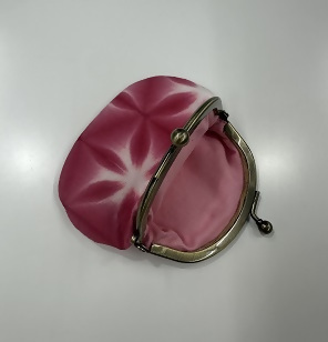 写真:有松絞のがま口(返礼品)