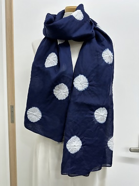 写真:小帽子絞の大判ストール(返礼品)