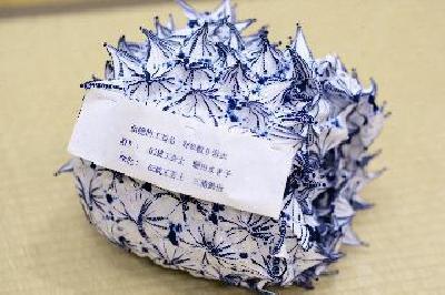 写真:手蜘蛛絞りの反物