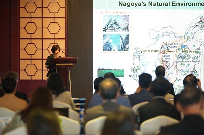 写真:国際フォーラムでの意見交換の様子