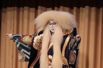 写真:西川流日本舞踊