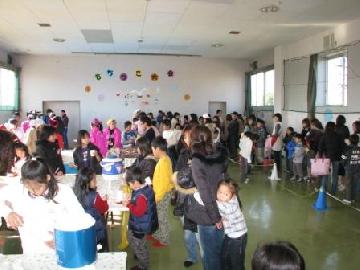 写真:子供たちの作業の様子