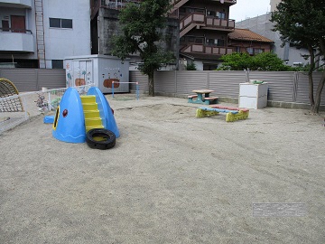 写真:乳児専用の園庭です。