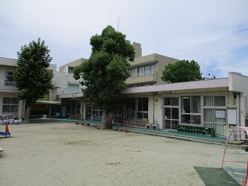 写真:園舎の外観2