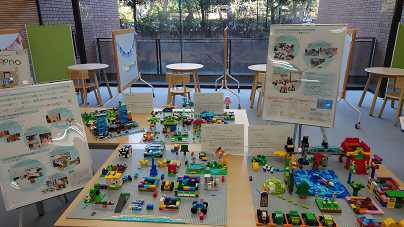 写真：鶴舞中央図書館での展示