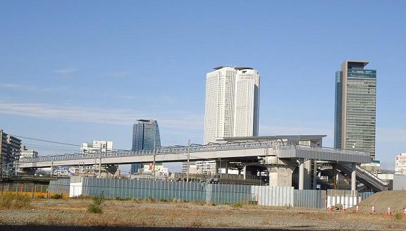写真：ささしま米野歩道橋（全景）