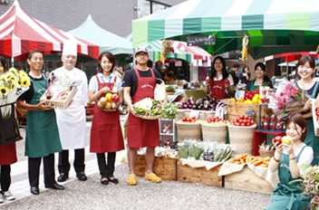 写真：栄フェト