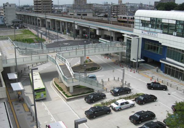 写真:鳴海南駅前広場(平成21年7月撮影)