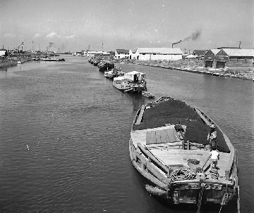 写真：中川運河（昭和30年頃）