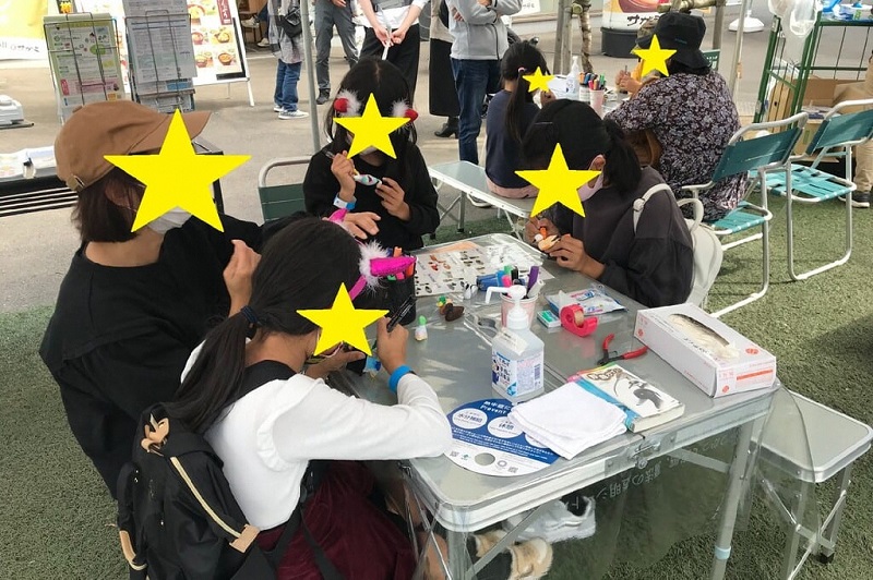 写真：キッズワークショップの様子（令和3年度）