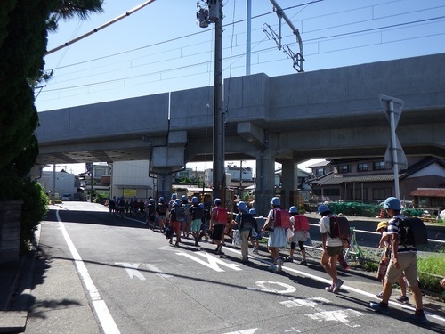 写真:事業完了後の伏屋第38号線(伏屋第2号踏切)