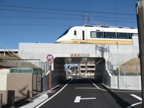 写真:事業完了後の伏屋公園付近の近鉄名古屋線