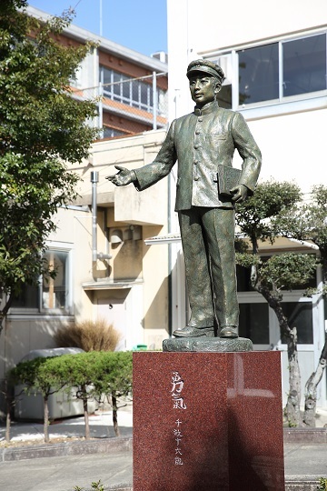 写真:少年像「勇氣」千畝十六歳