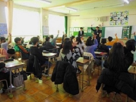 令和6年度黒石小学校での租税教室の写真