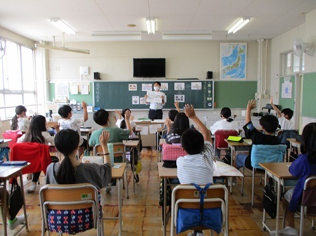 令和6年度大磯小学校での租税教室の写真