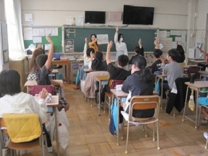 令和6年度たかしま小学校での租税教室の写真