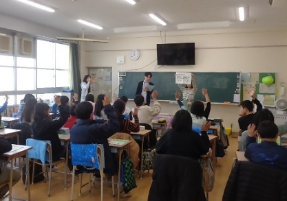 令和6年度旗屋小学校での租税教室の写真