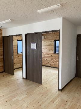 写真：木質化した専用室の様子