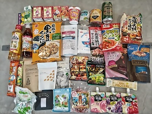 写真：集まった食品です。ビジネスブレイン太田昭和 名古屋支店