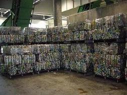 写真:圧縮梱包した様子