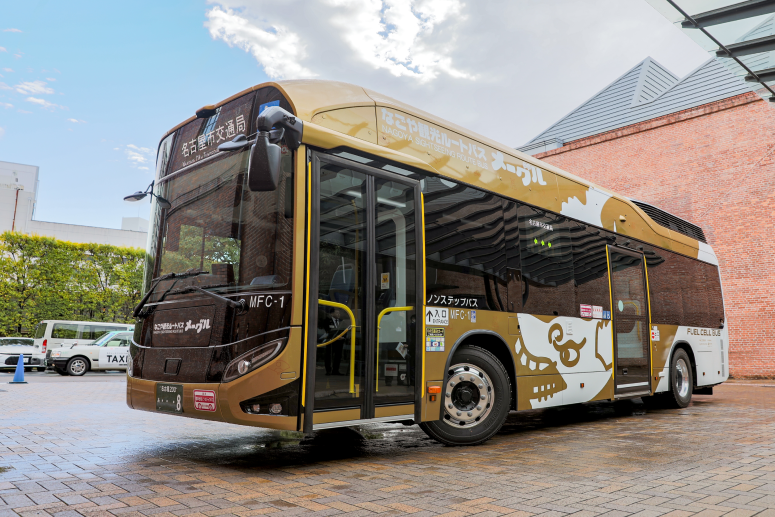 写真:なごや観光ルートバス「メーグル」に導入した燃料電池バス