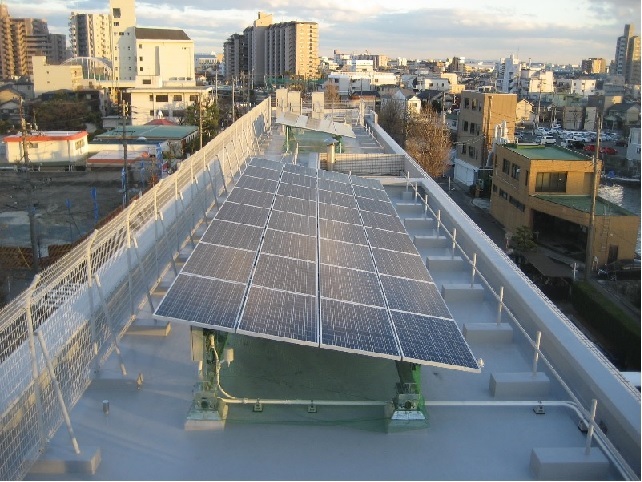 写真：太陽光発電設備（熱田環境事業所）