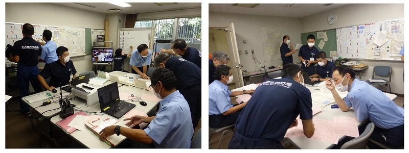 大規模地震発生を想定した本部室態勢確立訓練の様子の写真