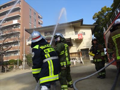 写真:柳消防団 放水訓練