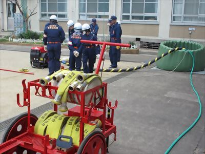 写真:可搬式ポンプ