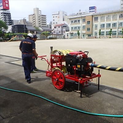 写真:可搬式ポンプ