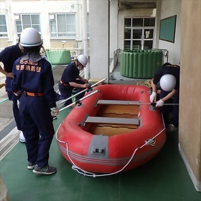 写真:舟艇及び水槽