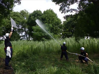 写真:八社消防団 放水
