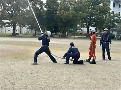 写真:放水訓練の様子