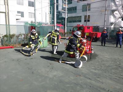 写真:ホース延長