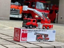 はしご車のミニカー写真