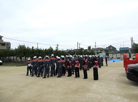 昭和区総合水防訓練の参加者が整列しているようすの写真