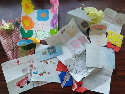 写真:子どもたちからのメッセージカードです。令和5年10月11日