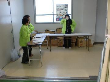 写真:避難所開設訓練の受付の様子です