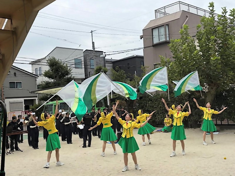 幼稚園にて防火・防災教室をしている写真です。