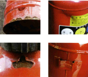 消火器本体にさび、腐食、へこみのある写真