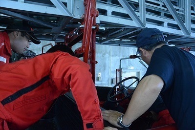 運転席確認作業の写真