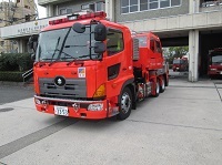 特別消防隊 クレーン車の写真