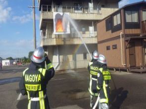 写真:放水訓練の様子