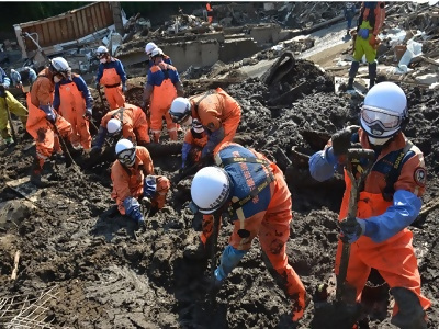 土砂を除去する写真