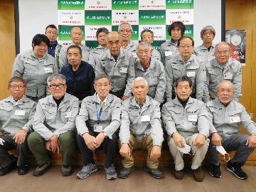 写真:家具転倒防止ボラ緑のメンバーです。