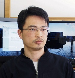 写真:講演するリアス・アーク美術館の山内宏泰学芸員