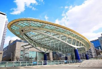 写真:オアシス21