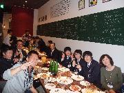 写真:東海岩手県人会、TJG311の皆さまと中学生たちとの夕食交流会